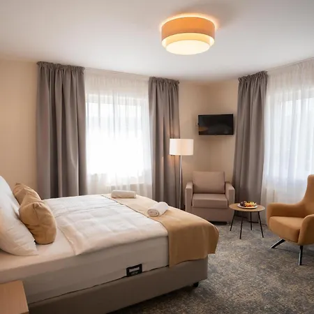 Kikelet Club Hotel Miskolc Exterior photo