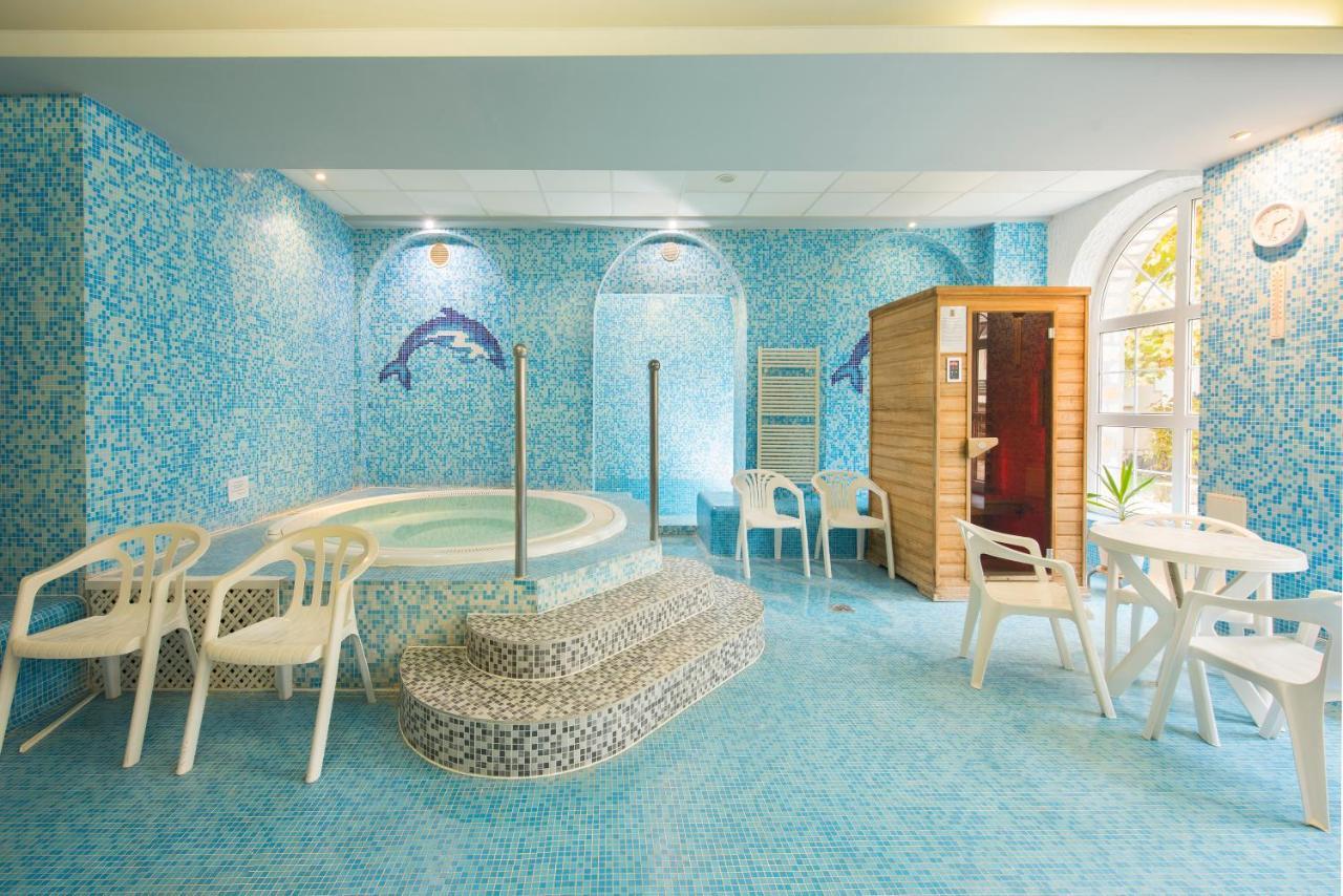 Hotel Kikelet Club