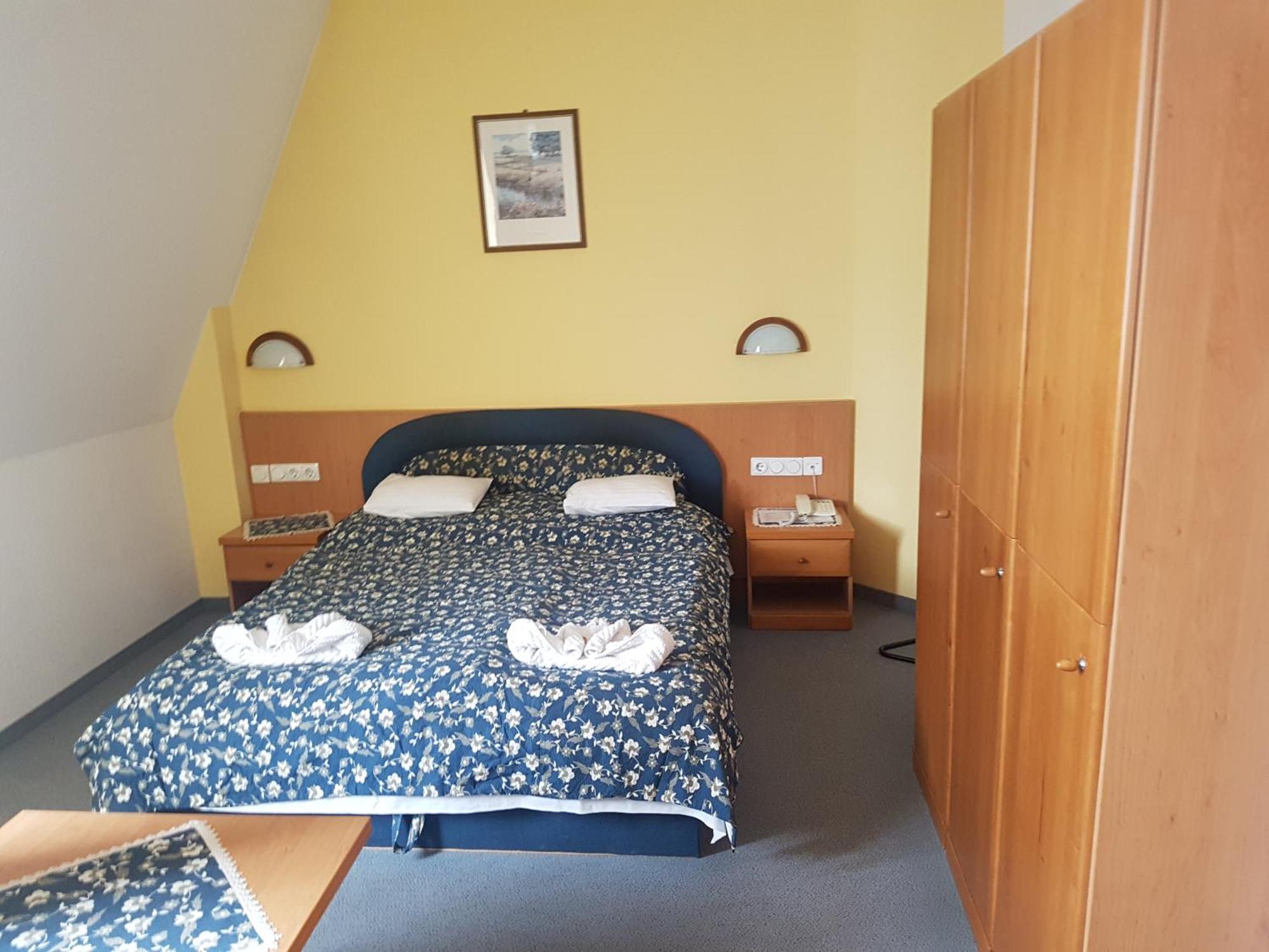 Hotel Kikelet Club