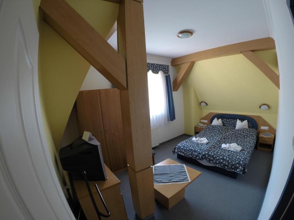 Hotel Kikelet Club